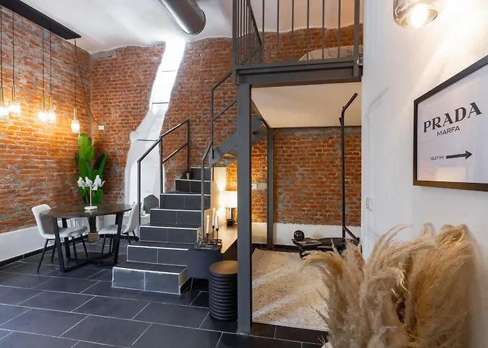 Youhosty - Design Isola Studio